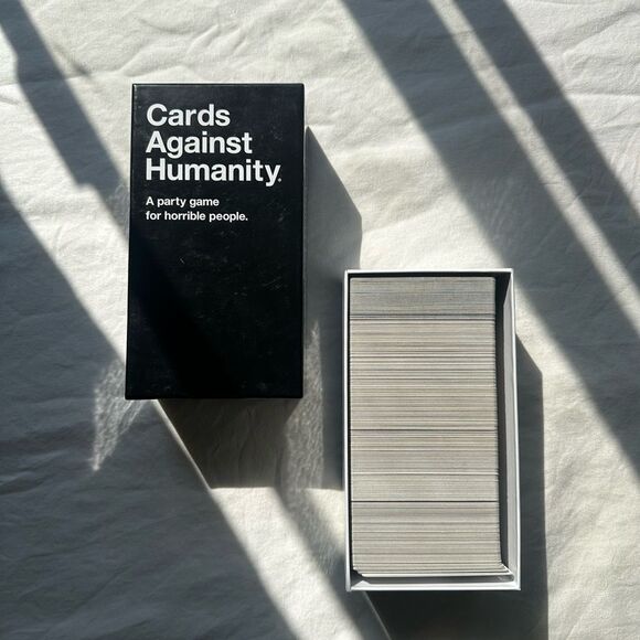 Cards against humanity card game - Picture 2 of 3
